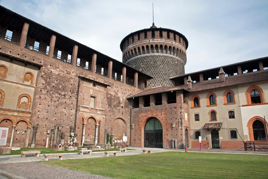 Κάστρο των Σφόρτσα (Castello Sforzesco)
