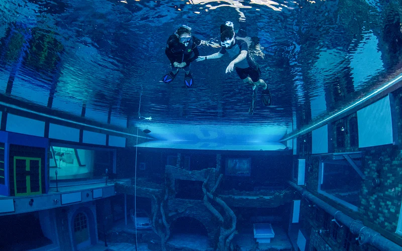 Deep Dive Dubai
