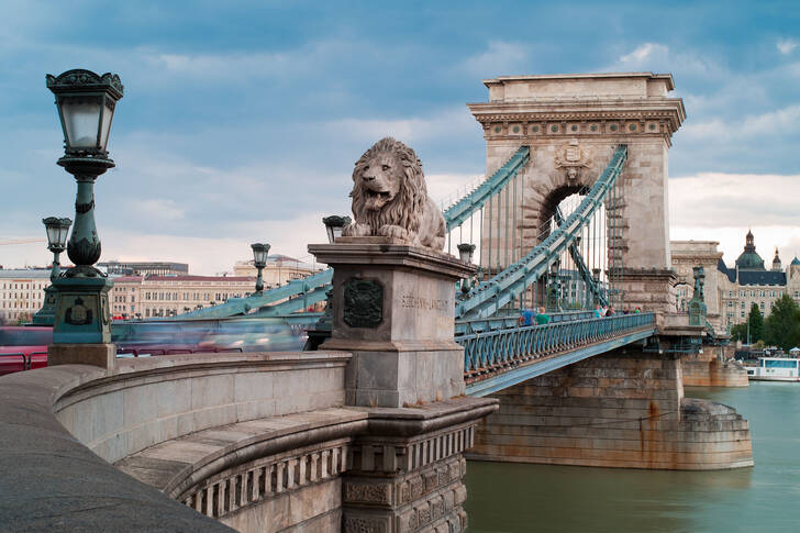 Chain Bridge