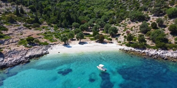 Παραλία Οδυσσέας & Πηνελόπη Ιθάκη