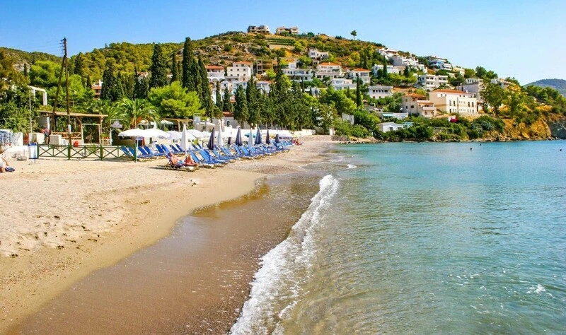 Παραλία Κανάλι Πόρος