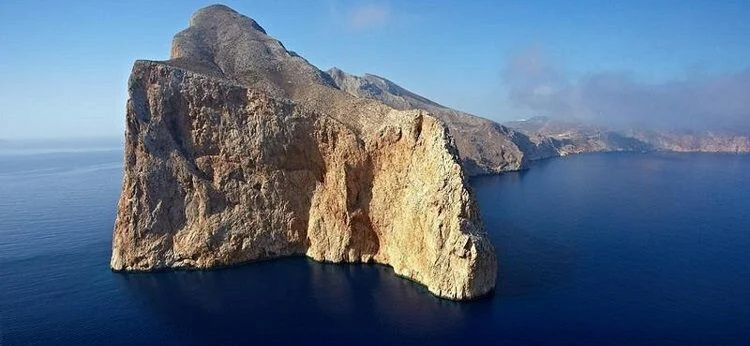 Κάλαμος Μονόλιθος Ανάφη