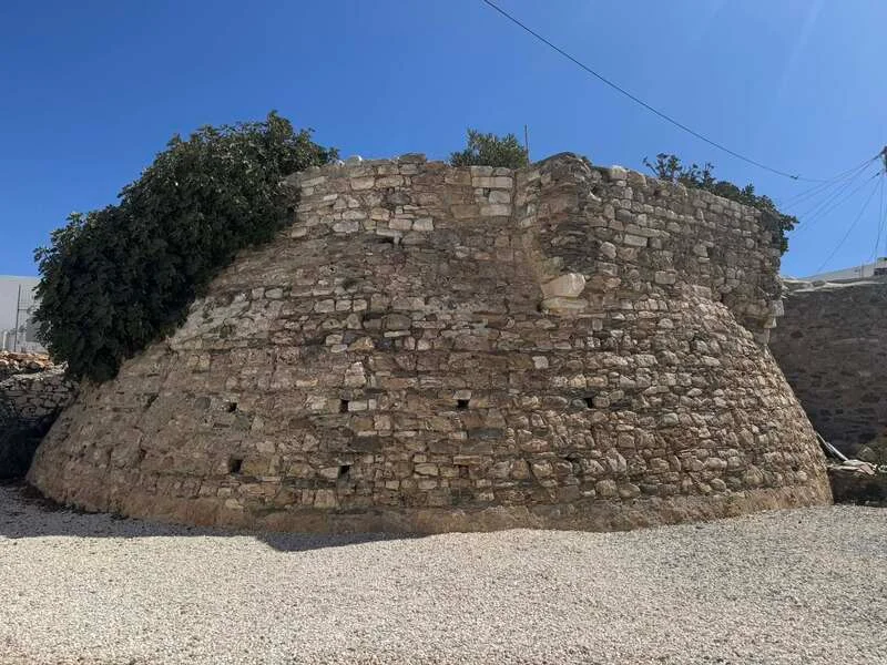 Κάστρο της Αντιπάρου