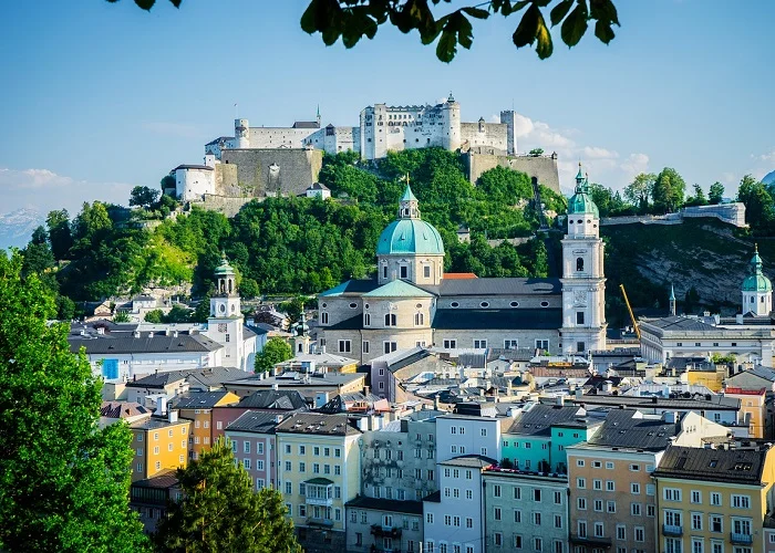 Θέα από τον λόγο Kapuzinerberg στο Salzburg