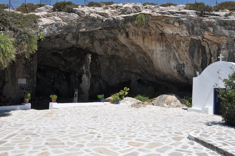 Σπήλαιο της Αντιπάρου Είσοδος