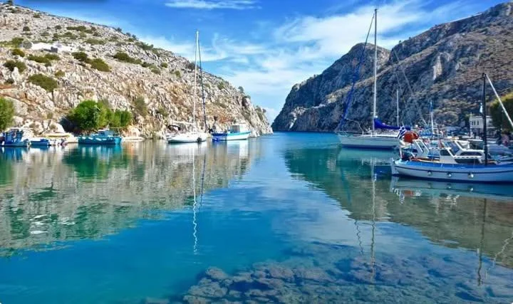Βόλτα με καραβάκι στην Κάλυμνο