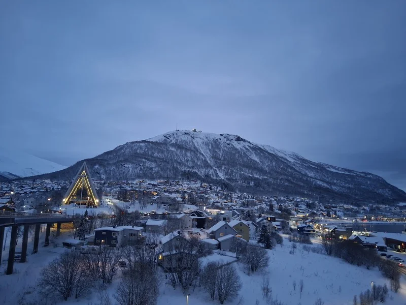 Πανοραμική όψη του Τρόμσο από την γέφυρα